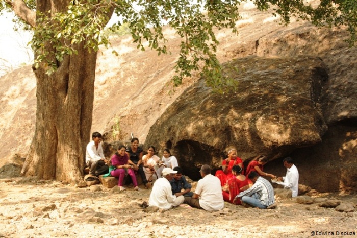 A family having picnic at Sanjay Gandhi National park